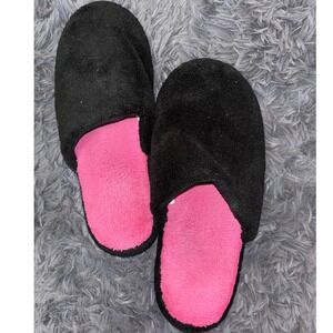 Well worn Womens Black and Hot Pink Fleece Slippers Size Medium House Shoes